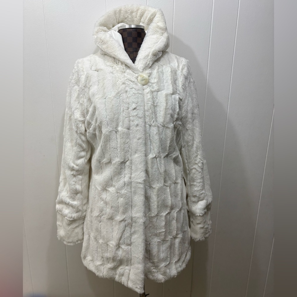 Vintage Dennis Basso Reversible White Faux Fur Glamorous Coat NWT